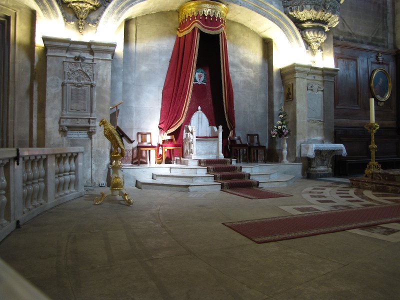 pauszetel_notre dame des doms.jpg - De Pauselijke zetel in de Notre-Dame des Doms.